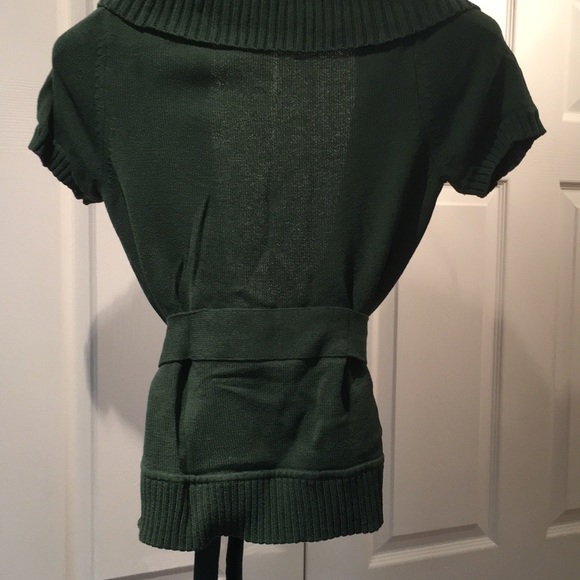 Green BCBG short sleeved sweater - Picture 3 of 4